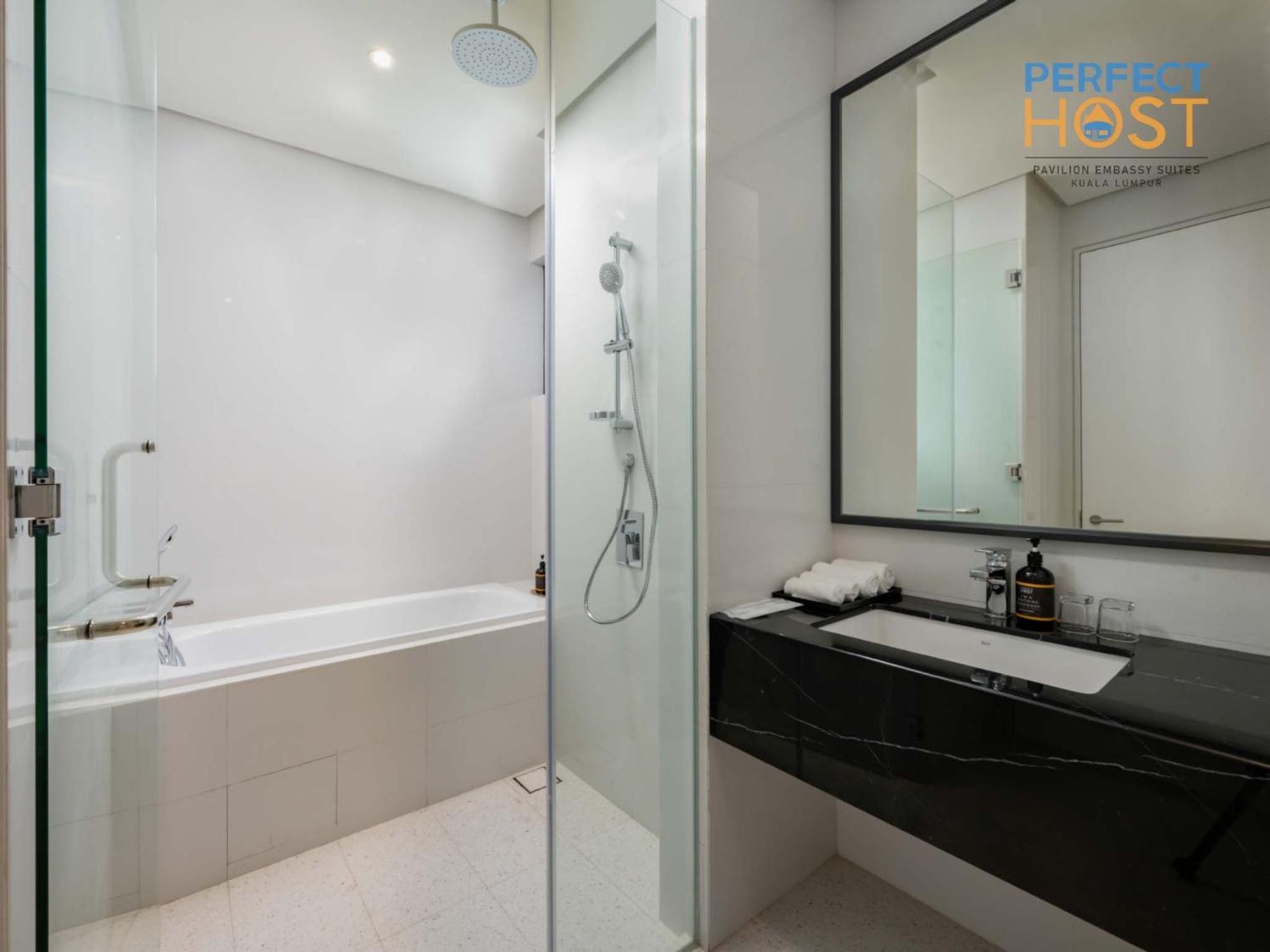 Pavilion Embassy Suites Kl By Perfect Host Kuala Lumpur Zimmer foto