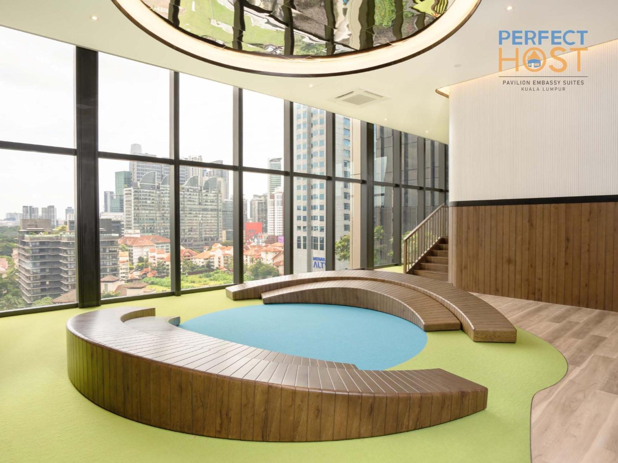 Pavilion Embassy Suites Kl By Perfect Host Kuala Lumpur Exterior foto