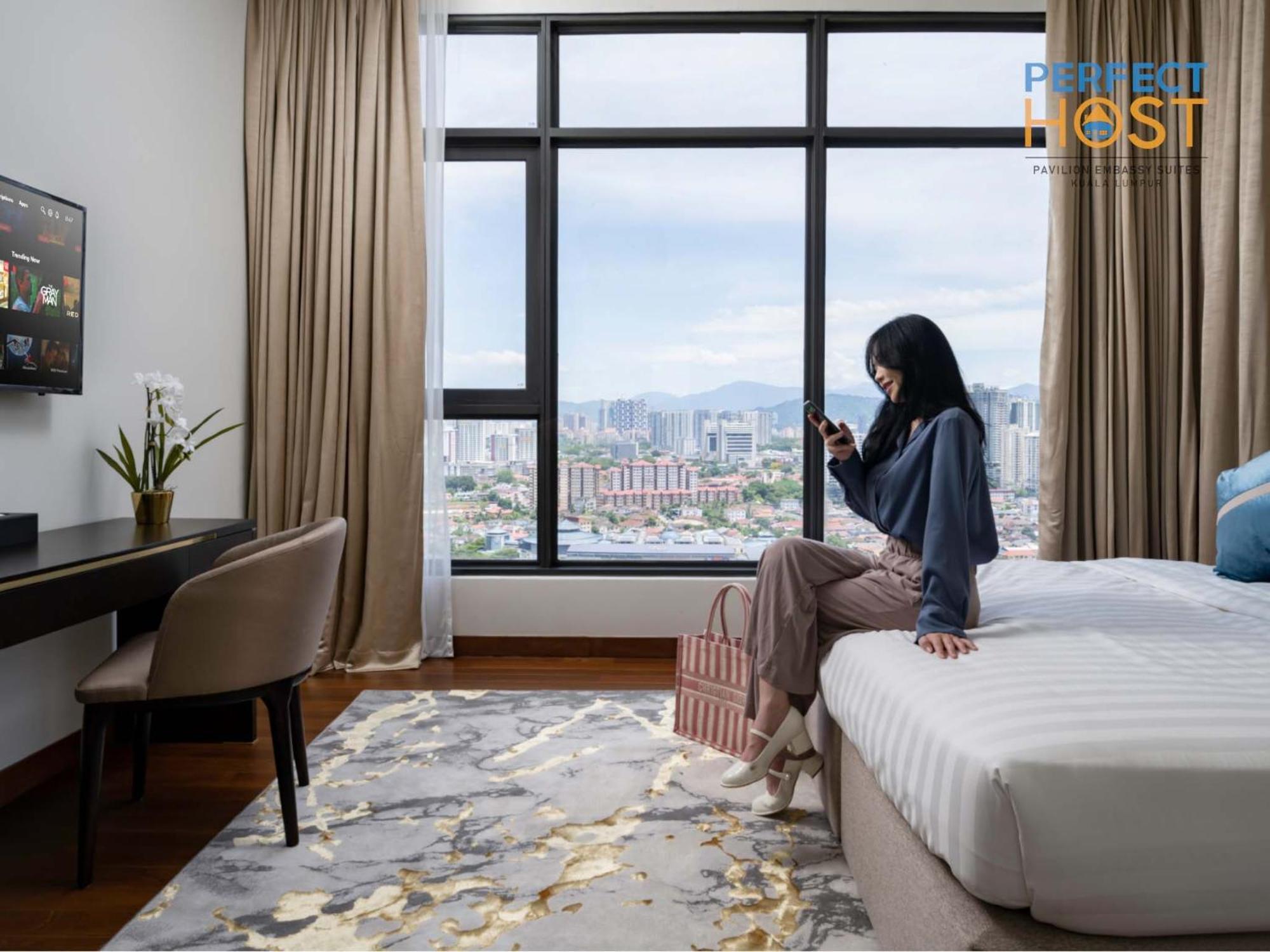 Pavilion Embassy Suites Kl By Perfect Host Kuala Lumpur Exterior foto